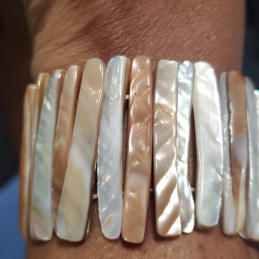 Hand Carved Mother of Pearl Stretch Stick Bracelet - Picture 5 of 8